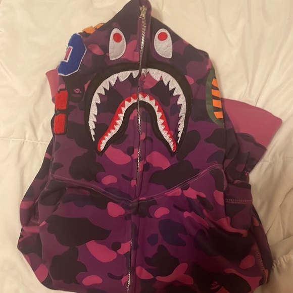 Bape hoodie worn 3 times. condition 9/10 - Picture 5 of 5